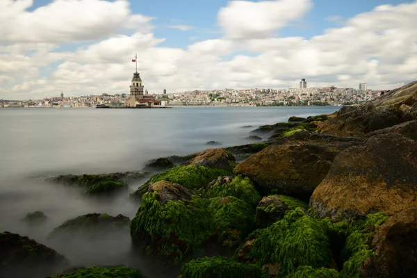 Maiden's Tower on the bosphorus in Istanbul — Stock Photo, Image