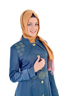 güzel genç moda çekici kadın stüdyoda poz