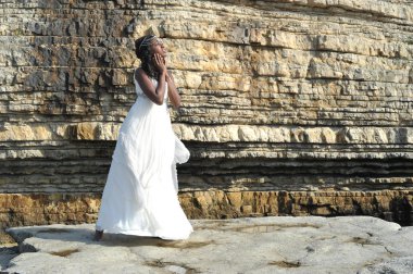 güzel genç siyah kadınlar buzlu poz