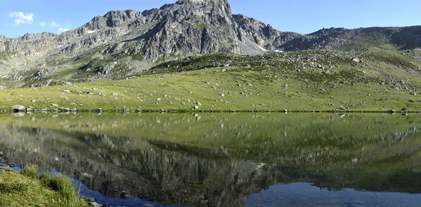 Vackra fjällnaturen i svarta havsregionen i Turkiet — Stockfoto