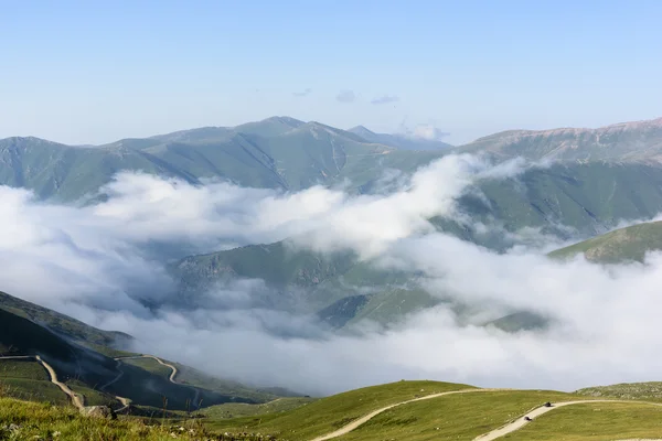 Traditionelles Plateauleben und erstaunliche Natur — Stockfoto