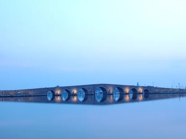 Puente realizado por Ottoman Architecture Sinan en Buyukcekmece, Estambul . — Foto de Stock