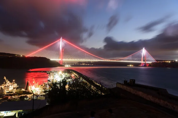 Босфорный мост Явуз Султан Селим в Стамбуле — стоковое фото