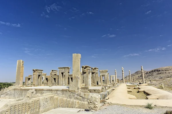 Monumenti storici a persapolis, Shiraz, Iran. settembre 13, 2016 . — Foto Stock