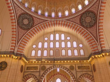 İstanbul 'daki Süleyman Camii' nin içinde ya da içinde