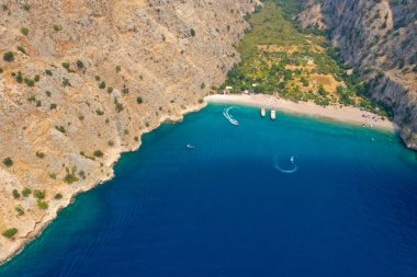 Türkiye 'nin Fethiye kentindeki kelebek vadisinin havadan görünüşü