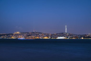 Gün batımında istanbul bosphorus görünümü