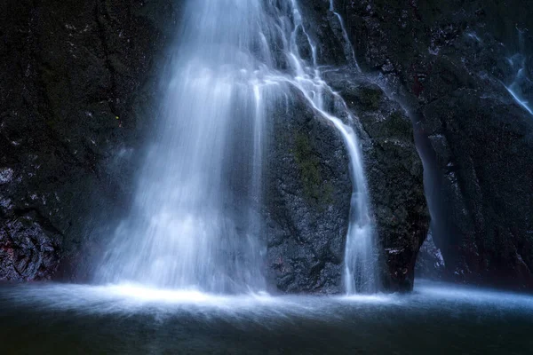 Langzeitbelichtung Des Wasserfalls — Stockfoto