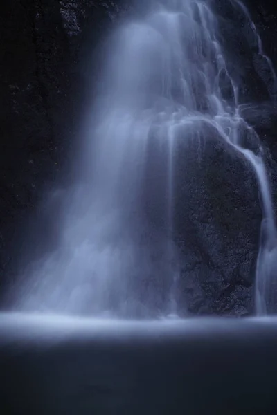 Langzeitbelichtung Des Wasserfalls — Stockfoto