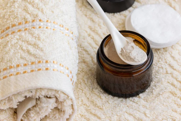 Hijyen banyo ürünü. Vücut, yüz havlusu. Sağlık terapisi yenilenmesi