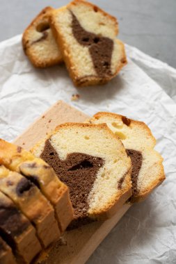 Lezzetli ev yapımı mermer kek.