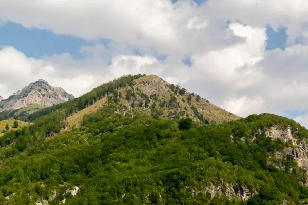 Arnavut Dağ Alpleri Dağ Manzarası Yazın Manzaralı Dağ Manzarası Arnavut — Stok fotoğraf
