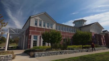 Winchester, Virginia 'daki Shenandoah Müzesi' ndeki büyüleyici bahçeleri keşfedin. Açık havanın ve eşsiz mimarinin tadını çıkar..