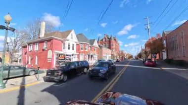 Martinsburg Batı Virginia 'nın hareketli sokaklarını keşfedin. Tarihi manzaraları arasında büyüleyici bir hiperhız yolculuğu gerçekleştirin.