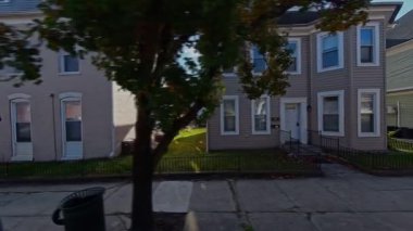 Martinsburg Batı Virginia 'sında gezintilerin tadını çıkarın. Güzel evleri ve manzaralı caddeleri gün ışığında izleyin..