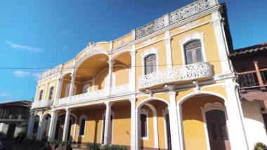 Granada Nikaragua 'daki koloni binalarının ve hareketli sokakların güzelliğini yerel kültür ve etkinlikle tecrübe edin..