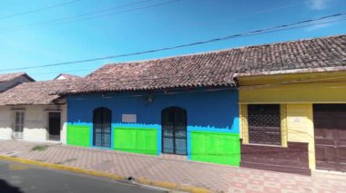 Koloni Granada Nikaragua 'sında sokak faaliyetleri başlıyor. Kosta Rika yakınlarındaki Orta Amerika' da canlı binalar ve günlük yaşam sergileniyor..