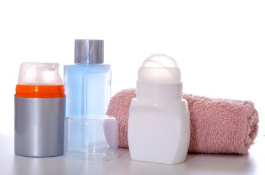 Beyaz bir arka plan karşı Önden Görünüm kozmetik ayarla