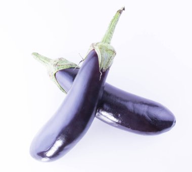 Patlıcan - Beyaz arka planda patlıcan sebzesi