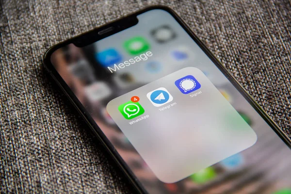  İleti Uygulamaları - Sosyal ağ sohbet uygulaması (Whatsapp, Signal, Telegram)