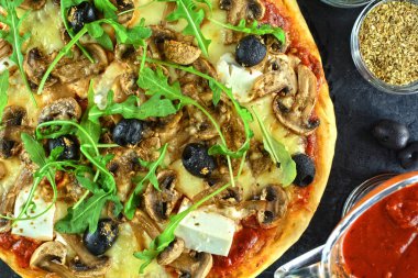 Düşük Karbonhidratlı Keto Diyet Mantarlı Tortilla Pizzası