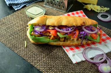 Arka planda leziz Barbekü Sandviçi, kapat