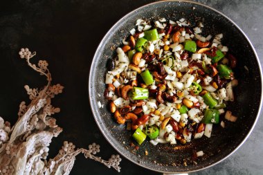 Lezzetli Rava Upma arka planda, kapat