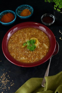 Ev yapımı mercimek yahnisi - Hint mutfağı 