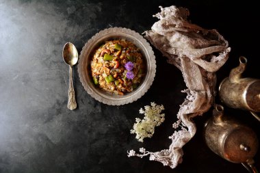 Lezzetli Rava Upma arka planda, kapat