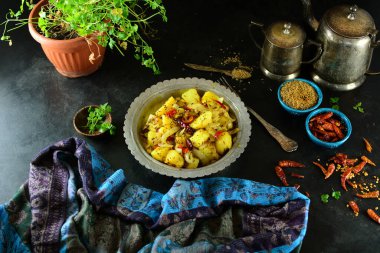 Arka planda Aloo Masala Tarifi, kapat