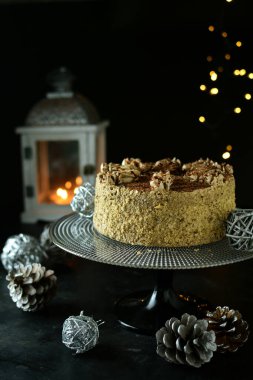 Arka planda fındıklı Tatil Çikolatalı Pastası, kapat