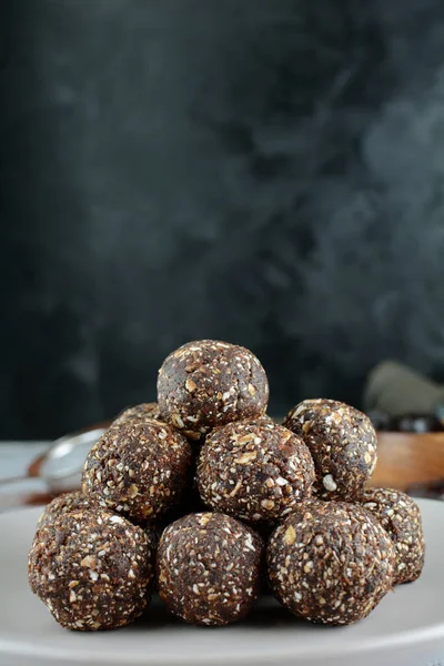 Mocha Energy Balls with Oats and Dates