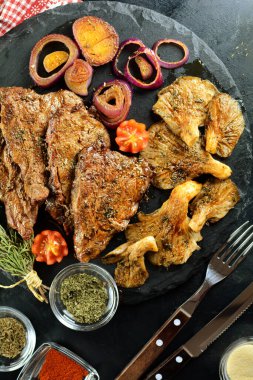 Beef Steak with Oyster Mushrooms - recipe preparation photo