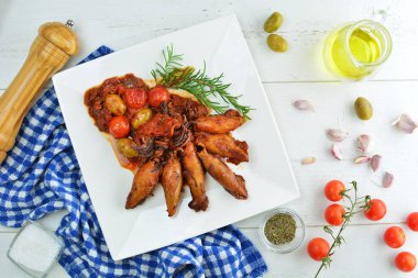 Sicilyalı doldurulmuş mürekkep balıkları, yakın plan.