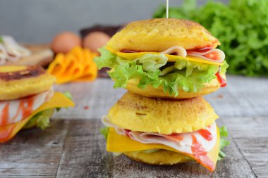 90 Second Keto Diet Bread Sandwiches - with the photos of the entire recipe preparation.