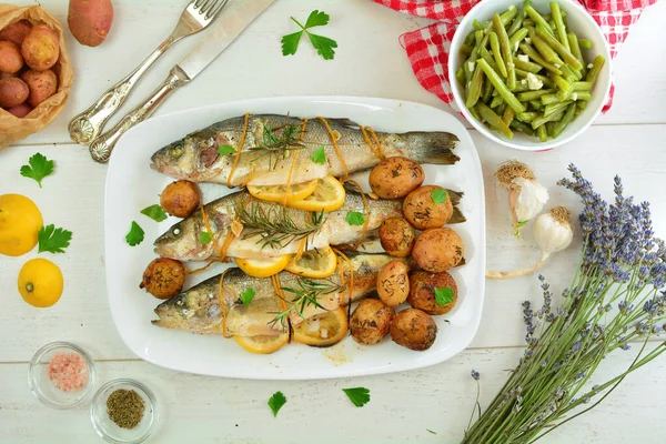 Izgara Akdeniz Levreği ve Patates.