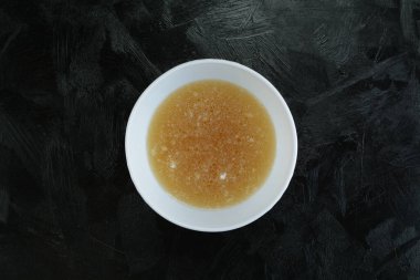 Badem unlu krep hazırlıyorum. 