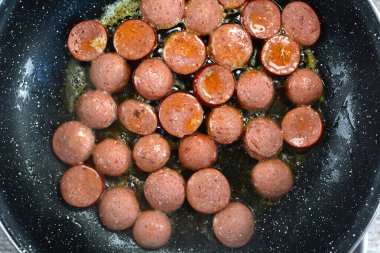 Düşük karbonhidratlı et kafalı pizzaya hazır olun. 