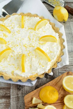 Arka planda lezzetli keto limonlu turta, kapat.
