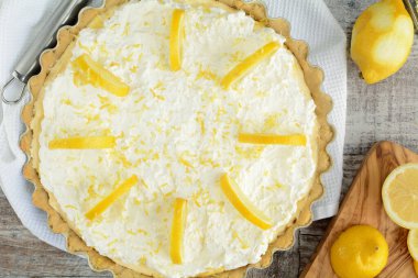 Arka planda lezzetli keto limonlu turta, kapat.