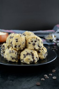 Keto Kurabiye Hamur Bombaları arka planda, kapatın