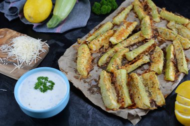 Arka planda Keto Diyet Kabağı Kızartmaları, kapatın