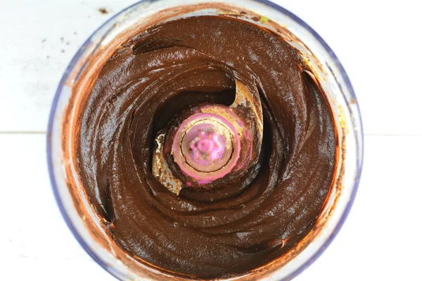 Tutup Dari Menyiapkan Krim Cokelat Blender — Stok Foto