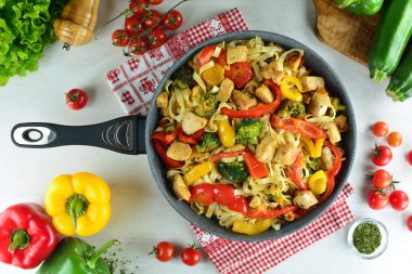 Sebze Karıştır Fry, kapat.