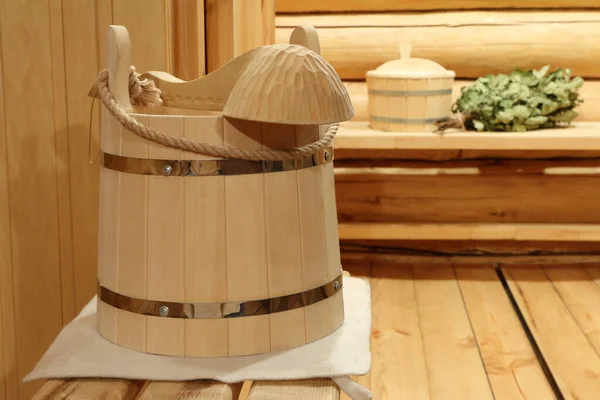 Dřevěné Kbelíky Sběračka Dubové Koště Jsou Sauně — Stock fotografie