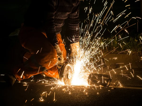 işçi koruyucu maske ve eldiven tren demiryolu kaynak ile
