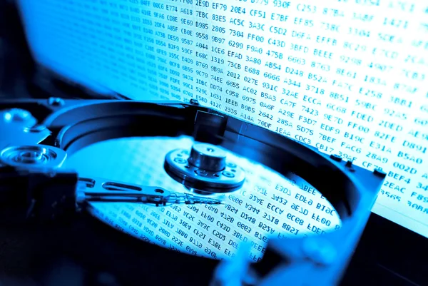 program kodu yansıması ile sabit disk yakın çekim