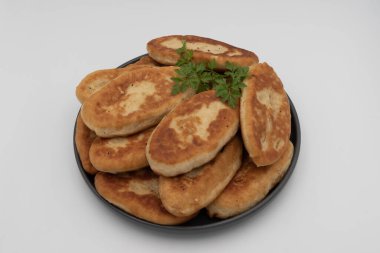 Klasik Ev Yapımı Ev Yapımı Patates Pastaları Beyaz Tabakta İzole Edildi