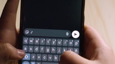 Akıllı telefonda Fransızca 