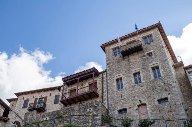 Dimitsana, Yunanistan - SEPTEMBER 1, 2025 Arcadia bölgesindeki geleneksel Dimitsana köyü.